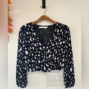 ASTR The Label Black White Ribbed Dalmatian Surplice Wrap Crop Blouse Sz XS